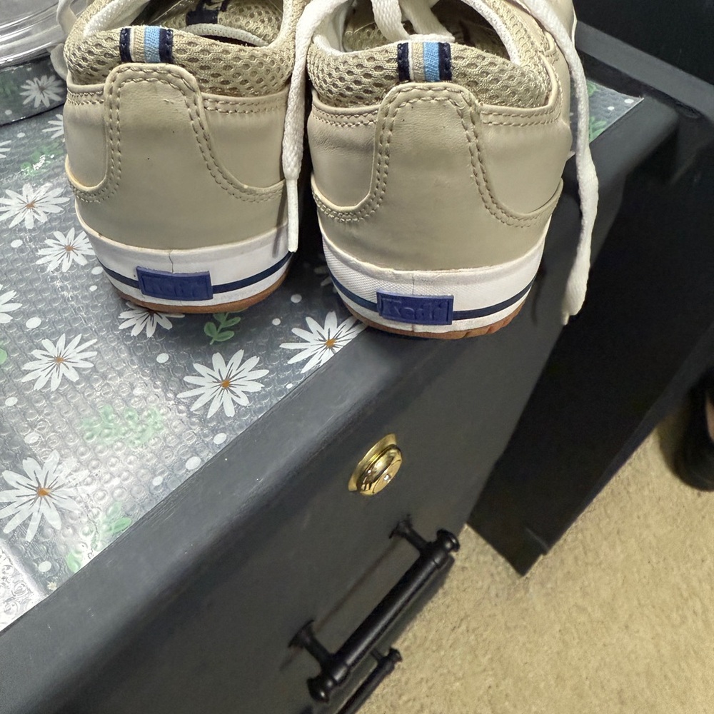 Cream Casual Leather Sneakers - Picture 2 of 5